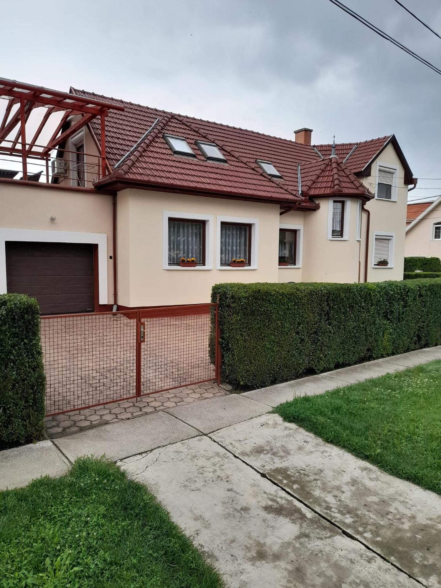 Karika Vendégház Hajdúszoboszló Extérieur photo
